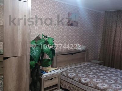 1-комнатная квартира, 32 м², 4/5 этаж посуточно, Жетысу 5 — Назарбаева за 8 000 〒 в Талдыкоргане
