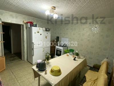 Жеке үй · 5 бөлме · 100 м² · 10 сот., Акжол 10 — Авторынок, бағасы: 15 млн 〒 в Семее