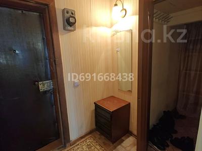 1-комнатная квартира · 33 м² · 2/9 этаж, 6й микрорайон, 6й микрорайон 56 — Ул. Ермекова за 16 млн 〒 в Караганде, Казыбек би р-н