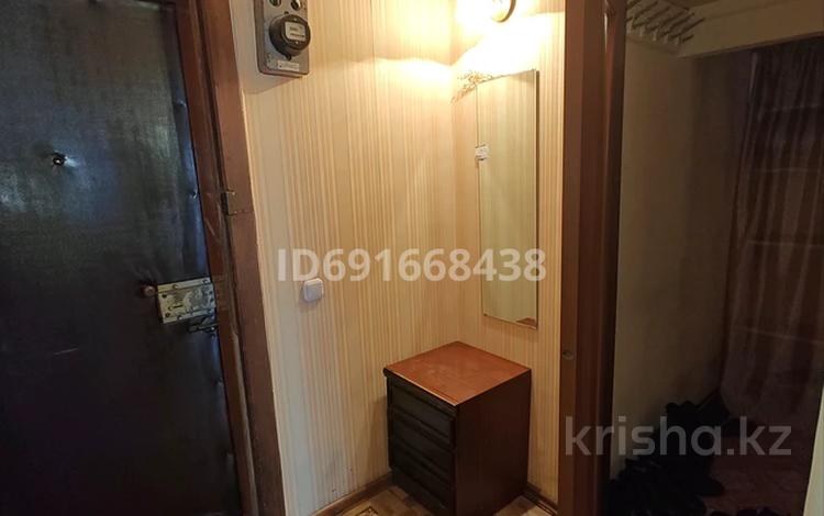 1-комнатная квартира · 33 м² · 2/9 этаж, 6й микрорайон 56 — Ул. Ермекова за 16 млн ₸ в Караганде, Казыбек би р-н — фото 2