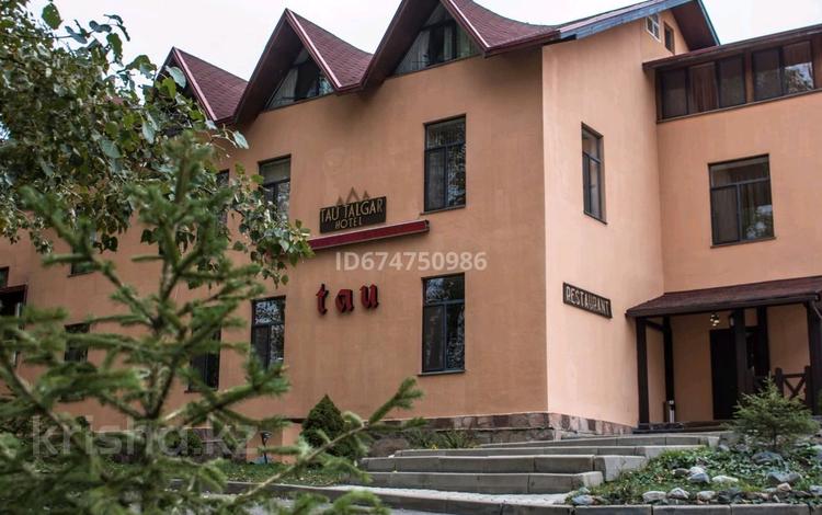 15-комнатный дом посуточно, 700 м², 200 сот., Уч кв 2210 за 200 000 〒 в Талгаре — фото 2