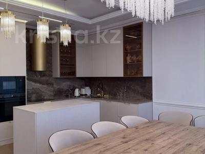 4-комнатная квартира · 155 м² · 2 этаж, Акмешит 9 за 238 млн 〒 в Астане, Есильский р-н