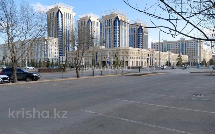2-комнатная квартира · 65 м² · 16/24 этаж, Касым Аманжолова 26/1 за 16 000 ₸ в Астане, Сарайшык р-н — фото 2