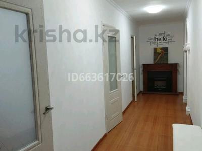 Отдельный дом · 10 комнат · 250 м² · 2.5 сот., улица Даулеткерея — Ескалиева за 85 млн 〒 в Уральске