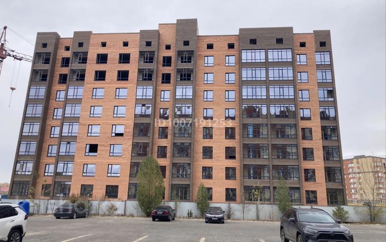 3-комнатная квартира · 105 м² · 4/8 этаж, мкр. Алтын орда 1 — Пересечение Тауелсиздик и М.Шоқай за 35 млн ₸ в Актобе — фото 2
