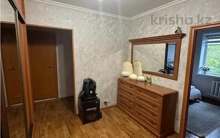3-комнатная квартира · 63 м² · 4/9 этаж, мкр Юго-Восток, Мкр Степной 1 за 26 млн ₸ в Караганде, Казыбек би р-н — фото 3