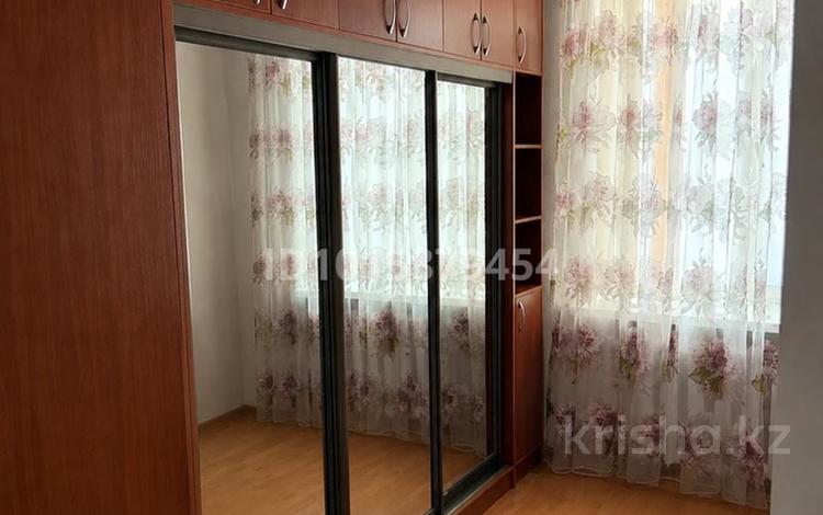 4-комнатная квартира · 96 м² · 4/5 этаж, Шарипова 34а за 300 000 ₸ в Атырау, мкр Жилгородок — фото 2