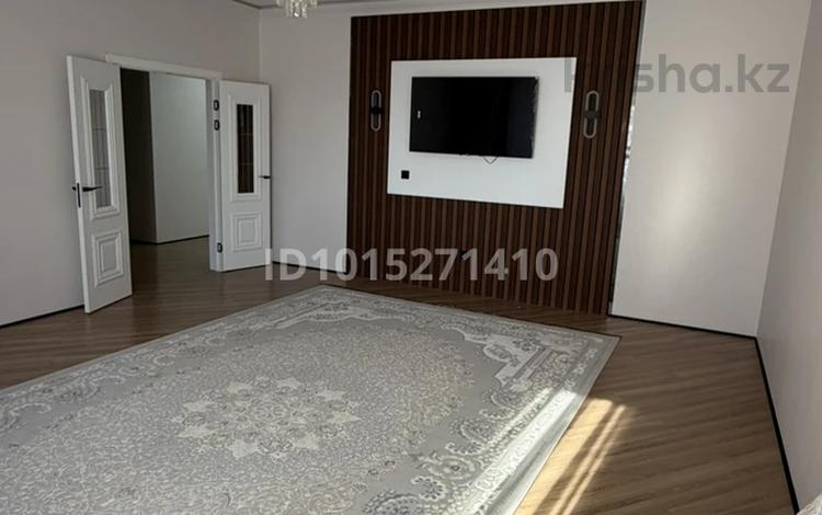3-комнатная квартира · 130.5 м² · 5/10 этаж, мкр. Алтын орда 5e за 55 млн ₸ в Актобе — фото 2