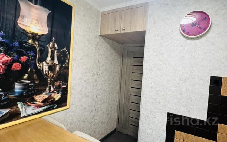 2-комнатная квартира · 43 м² · 4/5 этаж, мкр Аксай-2 55 за 32.5 млн ₸ в Алматы, Ауэзовский р-н — фото 2