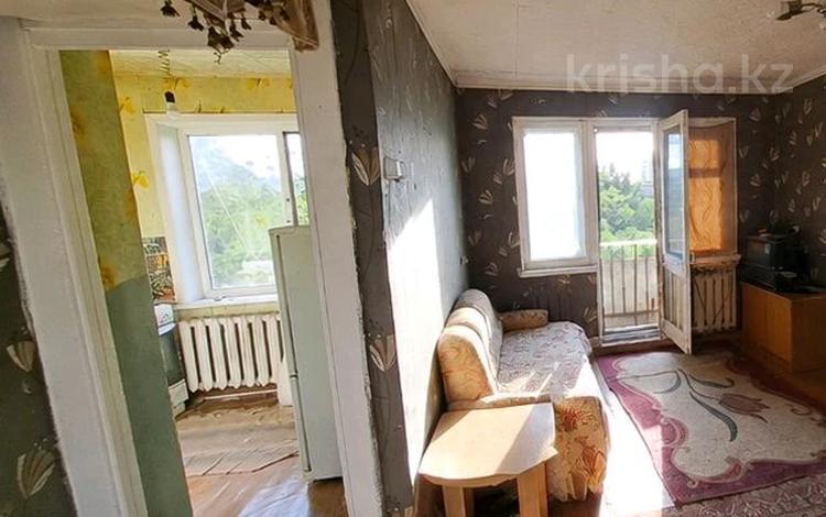 2-комнатная квартира · 46.6 м² · 5/5 этаж, Назарбаева — Золотой Квадрат, ТриТолстяка за 11.9 млн ₸ в Караганде, Казыбек би р-н — фото 2