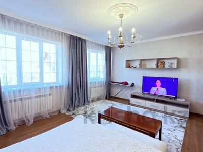 Отдельный дом · 9 комнат · 400 м² · 8 сот., мкр Калкаман-2, Аспандиярова 135 за 2.5 млн ₸ в Алматы, Наурызбайский р-н