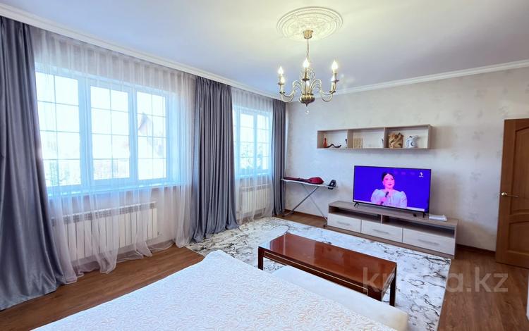 Отдельный дом · 9 комнат · 400 м² · 8 сот., мкр Калкаман-2, Аспандиярова 135 за 2.5 млн ₸ в Алматы, Наурызбайский р-н — фото 2