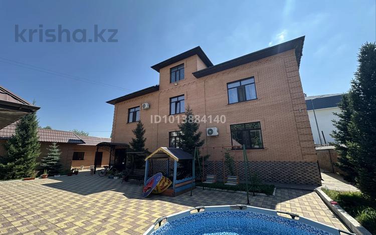 Отдельный дом · 8 комнат · 800 м² · 15 сот., Габбасова 95 — Беспаева возле Ricentro за 490 млн ₸ в Семее — фото 2
