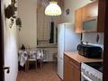 2-бөлмелі пәтер · 50 м² · 2/4 қабат, Караменди би 16 — Центр города,рядом есть Жібек жолы,строительный магазин, бағасы: 15 000 ₸ в Балхаше