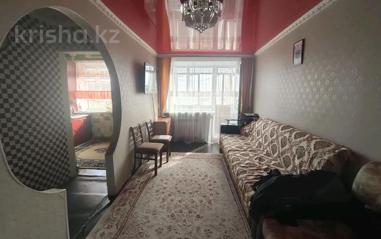 2-комнатная квартира, 45 м², 4/5 этаж, мануильского 19 за 8.8 млн 〒 в Караганде, Алихана Бокейханова р-н — фото 2