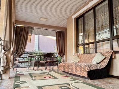Отдельный дом · 8 комнат · 500 м² · 8 сот., мкр Акжар, Береке 1/7 за 190 млн ₸ в Алматы, Наурызбайский р-н