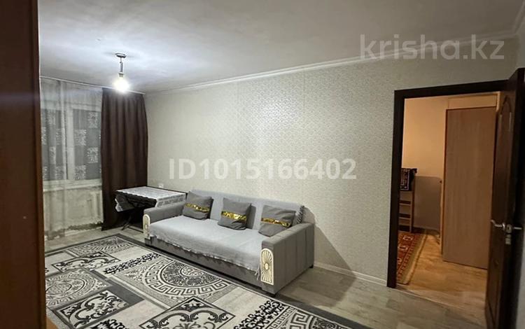 2-комнатная квартира · 45 м² · 1/4 этаж, мкр №8 27 за 300 000 ₸ в Алматы, Ауэзовский р-н — фото 2