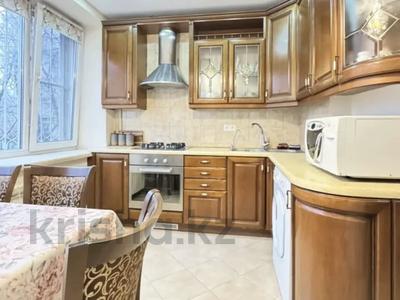 4-бөлмелі пәтер · 106 м² · 2/5 қабат, Кабанбай Батыра 65, бағасы: 600 000 ₸ в Алматы, Медеуский р-н