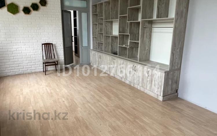 Офисы, образование, кабинеты и рабочие места, студии · 52 м² за 180 000 ₸ в Шымкенте, Аль-Фарабийский р-н — фото 2