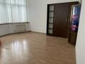 Офисы, образование, кабинеты и рабочие места, студии · 52 м² за 180 000 ₸ в Шымкенте, Аль-Фарабийский р-н — фото 5