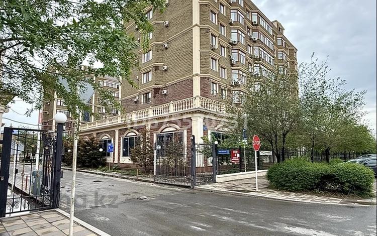 2-комнатная квартира · 77.2 м² · 8/8 этаж, Валиханова 21 1 за 34.5 млн ₸ в Атырау — фото 17
