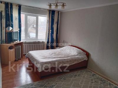 1-комнатная квартира · 33 м² · 1/5 этаж, Авангард-4 мкр 15 — Авангард-4 мкр, 15 дом за 11 млн ₸ в Атырау, мкр Авангард-4