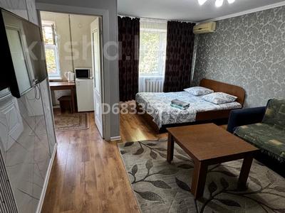 1-бөлмелі пәтер · 45 м² · 3/4 қабат, Толе би 61 — В центре на площади!Золотой квадрат, бағасы: 10 000 ₸ в Таразе