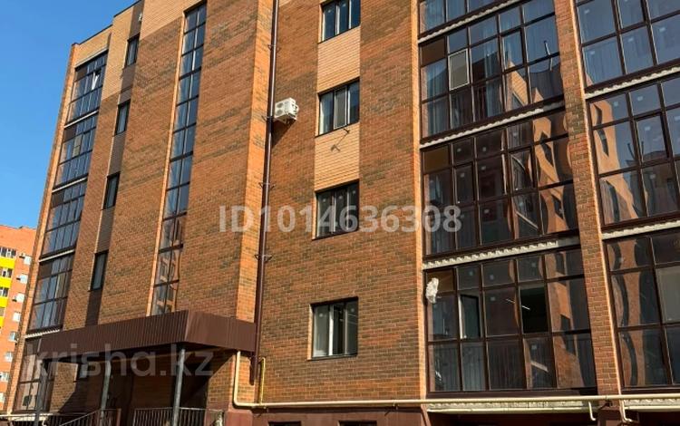 1-комнатная квартира · 63.4 м² · 2/5 этаж, мкр. Алтын орда 2е за 19 млн ₸ в Актобе — фото 3