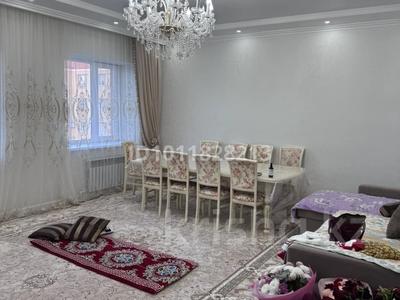 3-бөлмелі пәтер · 100 м² · 4/5 қабат, мкр. Алтын орда 41В — Батыс-2, бағасы: 45 млн ₸ в Актобе