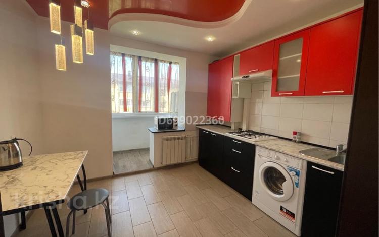 2-бөлмелі пәтер · 60 м² · ай сайын, Володарского 77, бағасы: 220 000 〒 в Петропавловске — фото 2