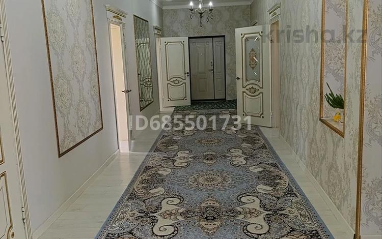 Отдельный дом • 6 комнат • 200 м² • 20 сот., Аксай 13 за 45 млн 〒 в Шымкенте, Аль-Фарабийский р-н — фото 2