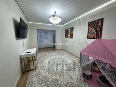 3-бөлмелі пәтер · 96 м² · 1/4 қабат, Евразийская 125 — Район Старый Аэропорт, напротив ресторана Султан, старая конечная остановка, бағасы: 42.5 млн ₸ в Уральске