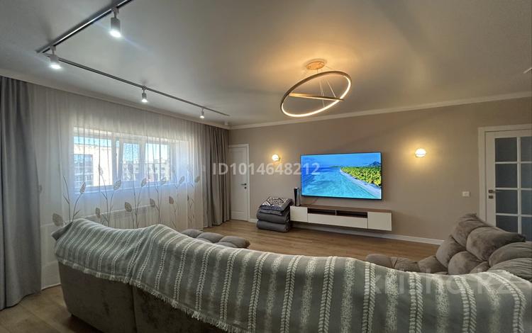 2-бөлмелі пәтер · 84 м² · 10/10 қабат, Наурызбай Батыра 130, бағасы: 36 млн ₸ в Кокшетау — фото 2