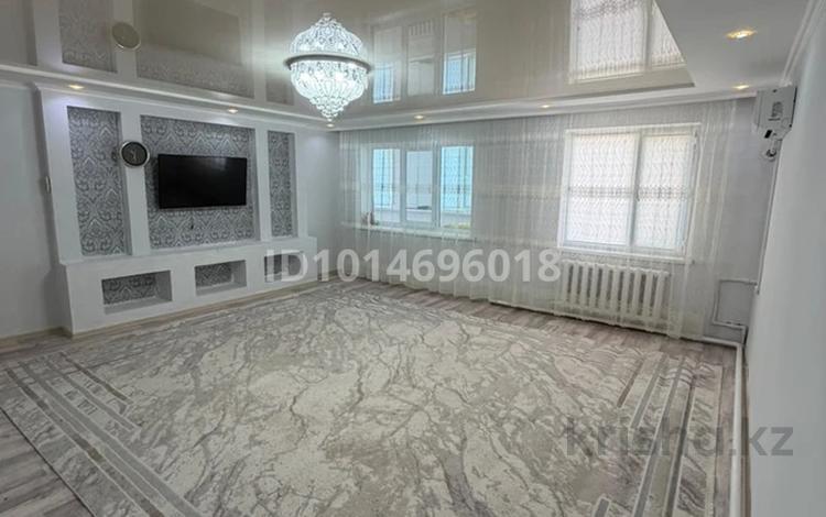 3-бөлмелі пәтер · 105 м² · 5/5 қабат, Махамбета Утимисова 25 — Остановка Көктем, бағасы: 15 млн ₸ в Кульсары — фото 2