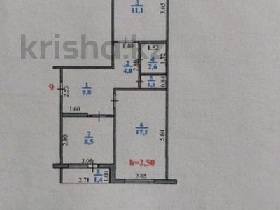 2-комнатная квартира, 54 м², 3/5 этаж, мкр. 4 20 за 16.5 млн 〒 в Уральске, мкр. 4