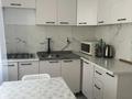 3-бөлмелі пәтер · 60 м² · 1/4 қабат, Көктем-1 ш/а. 22, бағасы: 500 000 ₸ в Алматы, Бостандыкский р-н — фото 2