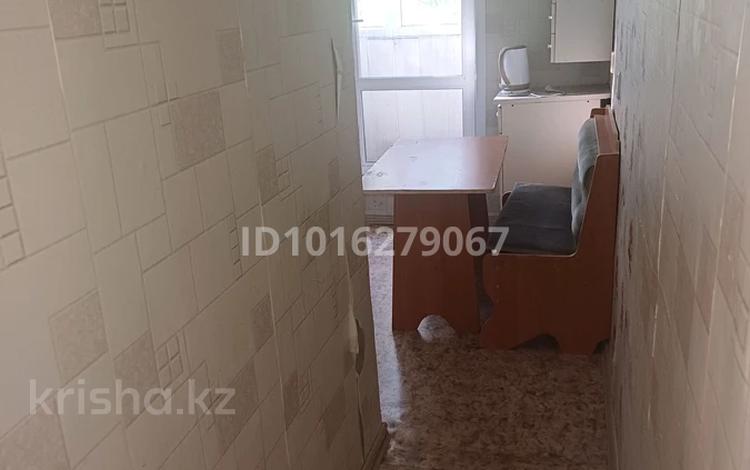 2-комнатная квартира · 44 м² · 4/5 этаж, мкр Городской Аэропорт — Находится рядом с Авторынком за 120 000 ₸ в Караганде, Казыбек би р-н — фото 2