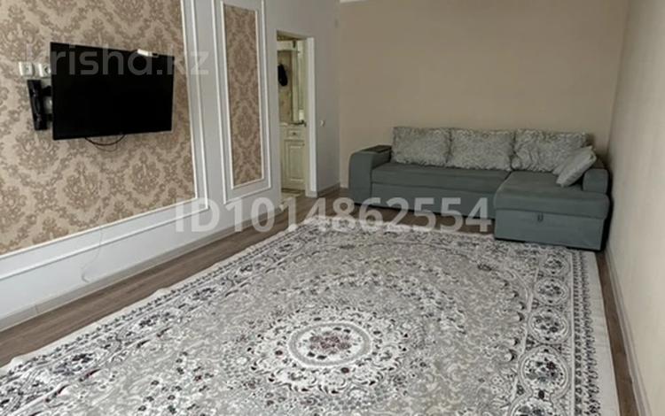 2-комнатная квартира · 65.5 м² · 3/9 этаж, мкр Нурсая, Таумуш Жумагалиев 15 за 260 000 ₸ в Атырау — фото 2