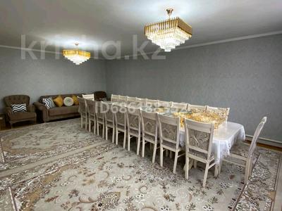 Отдельный дом • 4 комнаты • 178 м² • 16 сот., Малдарбекова 48б за 20 млн 〒 в Таразе