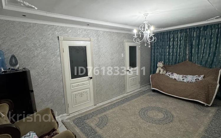 3-комнатная квартира · 60 м² · 1/5 этаж, Мкр 1а 18 за 9 млн 〒 в Сарани — фото 2