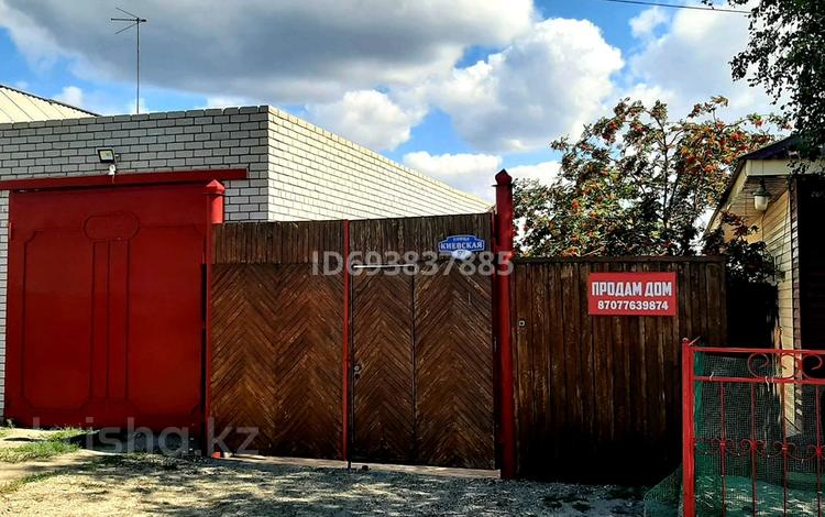 Жеке үй · 4 бөлме · 100 м² · 6 жүзд., Киевская 59, бағасы: 30 млн ₸ в Семее — фото 12