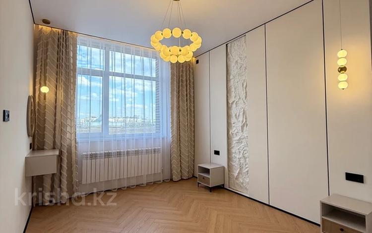 2-комнатная квартира · 64 м² · 9/9 этаж, Ильяса Омарова 19 за 53 млн 〒 в Астане, Есильский р-н — фото 2