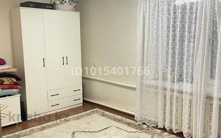 2-комнатная квартира · 44 м² · 2/2 этаж, Кузнечные ряды 8а — Возле остановки химпласт за 8.5 млн ₸ в Актобе, мкр. Курмыш — фото 2