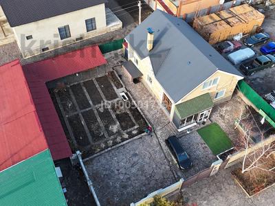 Отдельный дом · 4 комнаты · 240 м² · 5 сот., Пришахтинск — Шаханская 18 за 54 млн 〒 в Караганде, Алихана Бокейханова р-н