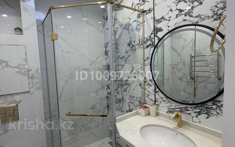 2-бөлмелі пәтер · 56 м² · 1/10 қабат, мкр Центральный, Жк Аягоз 1, бағасы: 300 000 ₸ в Атырау — фото 2