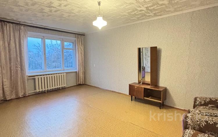 1-комнатная квартира · 32 м² · 3/5 этаж, 50 лет Октября 84 за 5.5 млн ₸ в Рудном — фото 2