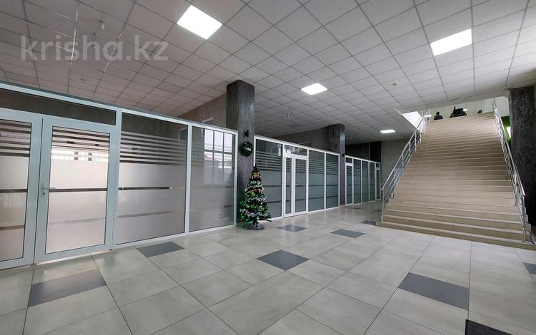 Магазины и бутики • 35 м² за 280 000 〒 в Караганде, Казыбек би р-н — фото 2