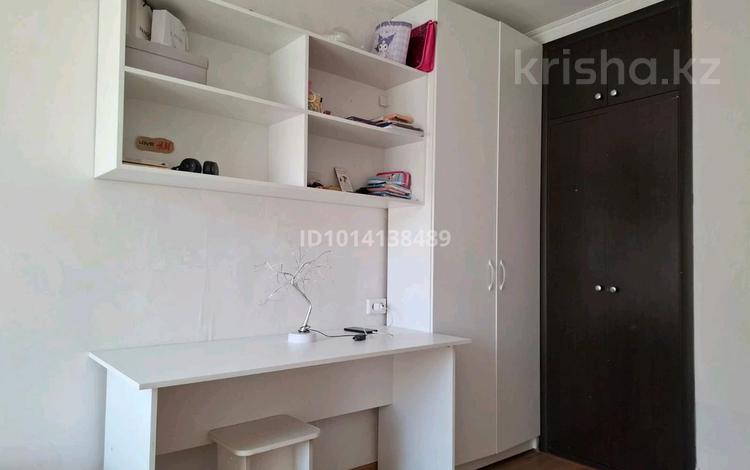 3-комнатная квартира · 62 м² · 2/5 этаж, сатпаева 12/2 за 25 млн ₸ в Усть-Каменогорске, Ульбинский — фото 2