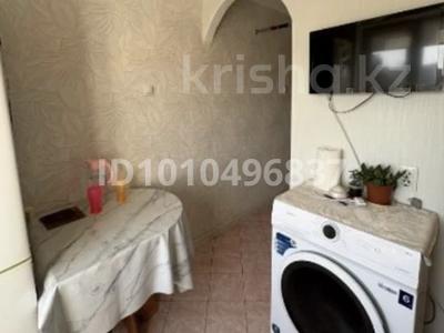 2-комнатная квартира · 42 м² · 4/5 этаж, Авангард 4,3А за 160 000 〒 в Атырау, мкр Авангард-4