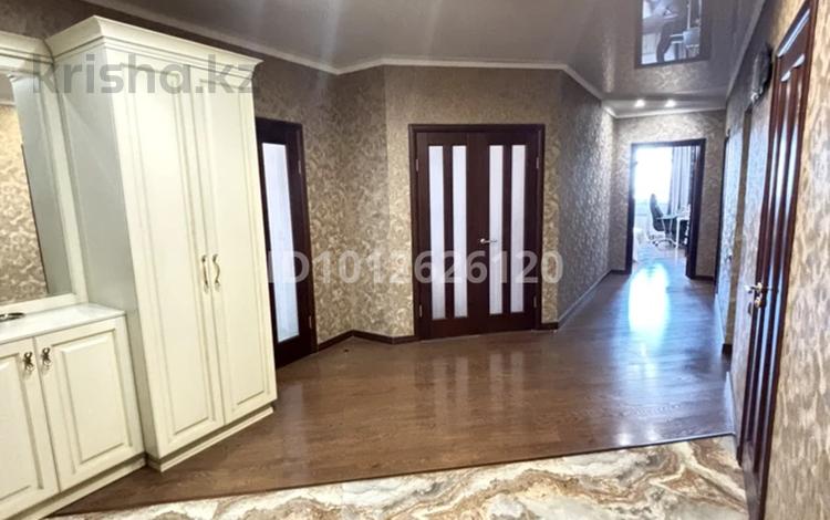 4-бөлмелі пәтер · 120 м² · 8/22 қабат, Иманова 17, бағасы: 62.8 млн ₸ в Астане, р-н Байконур — фото 2